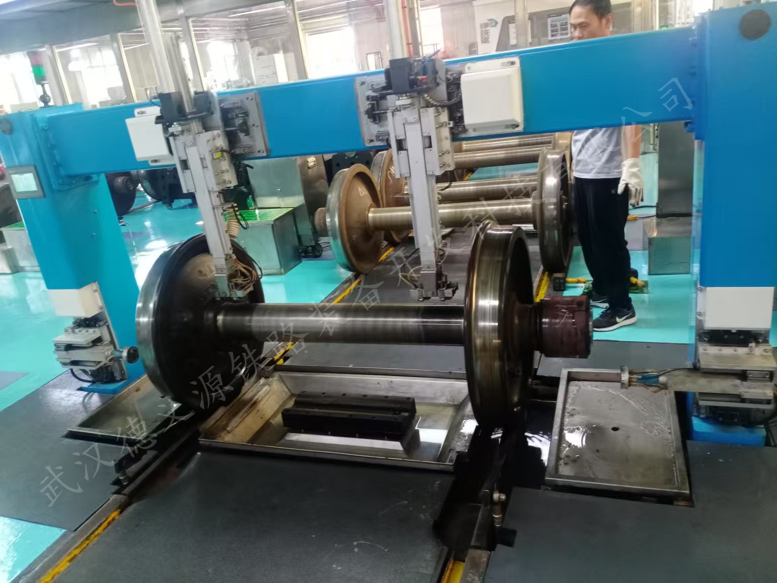 鐵路貨車(chē)輪軸/輪輞多通道 超聲波自動(dòng)一體探傷機(jī)